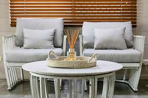 Nature s Nest Pool SPA Outdoor Kitchen Dining