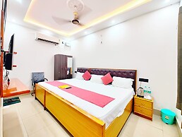 Hotel Mateshwari Palace Ayodhya