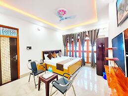 Hotel Mateshwari Palace Ayodhya