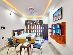 Hotel Mateshwari Palace Ayodhya