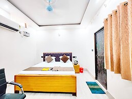 Hotel Mateshwari Palace Ayodhya