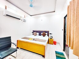 Hotel Mateshwari Palace Ayodhya