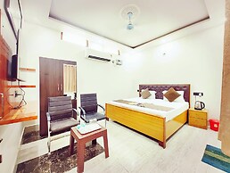 Hotel Mateshwari Palace Ayodhya