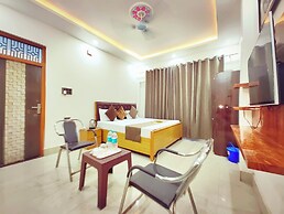 Hotel Mateshwari Palace Ayodhya