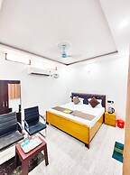 Hotel Mateshwari Palace Ayodhya
