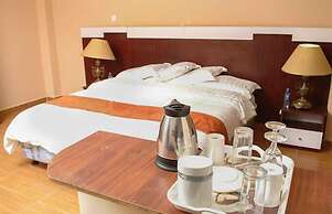 The Coconut Grill Hotel