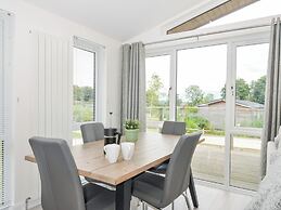3 Meadow Retreat