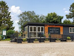 3 Meadow Retreat