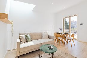 The Sunny Duplex at BoaVista Flats