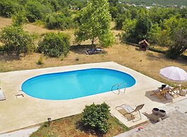 Villa Paraiso with Pool