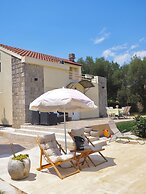 Villa Paraiso with Pool