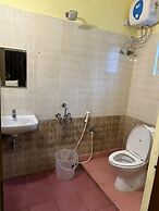 Five stones By Earth Hotel Vadapalani
