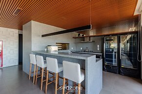 Charming Studio With Pool in POA Grb0917