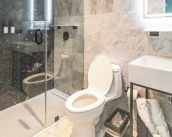 El Louis King-Pool ResortVibe NearBeach