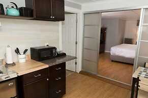 Knotty Pine