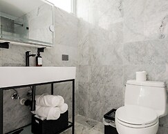 LosVanderbilt 2QnPool ResortVibe NearBch