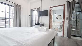 V1 Room Hotel