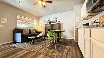 Budget-friendly Studio in OKC Private Entry 20-3