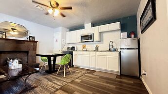 Budget-friendly Studio in OKC Private Entry 20-3