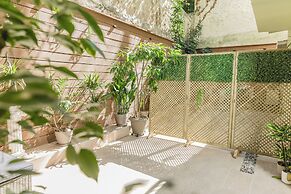 Plantaea Studio - Athens Escape