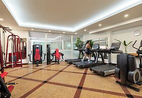 Elegant Suites Central