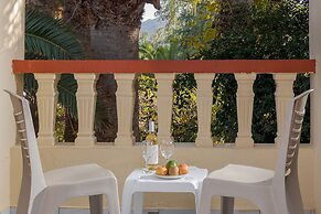 Palm Bay Hotel Sissi
