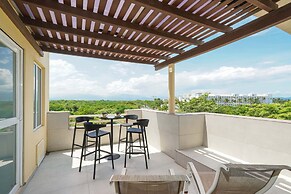 Sleeps 10 Views Beach 1 Block