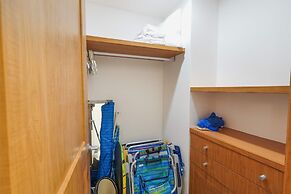 Sleeps 10 Views Beach 1 Block