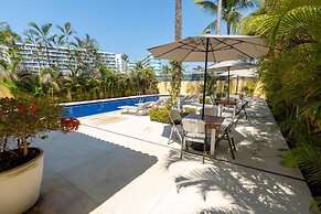 Sleeps 10 Views Beach 1 Block