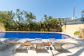 Sleeps 10 Views Beach 1 Block