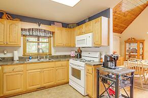Year-round Mtn View: Pet-friendly Murphy Retreat