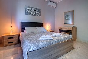 Deja Blue Beach Pool House by Estia