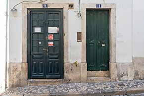 Bairro Alto Tiny Studio by Homing
