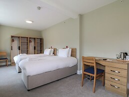 Marine Court Ground-floor Accessible Twin