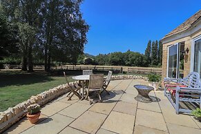 Leafield Cottage