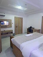 immaculate excellence luxury hotel