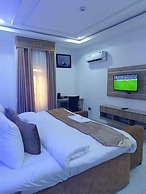 immaculate excellence luxury hotel