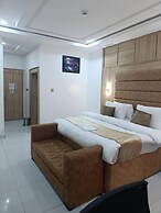 immaculate excellence luxury hotel