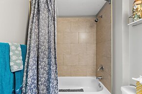 2Br2Ba Next To Jackson Memorial Hospital