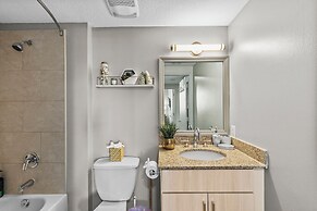2Br2Ba Next To Jackson Memorial Hospital