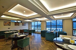 Claret inn by Lawrence Hotels