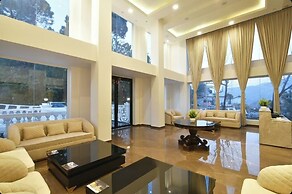 Claret inn by Lawrence Hotels