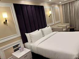 Claret inn by Lawrence Hotels