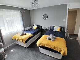 Charming Northampton Apartment With 2 Bedrooms