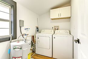 Weekend Getaway in Cornelius: Walk to Dining!