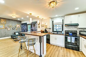 Weekend Getaway in Cornelius: Walk to Dining!