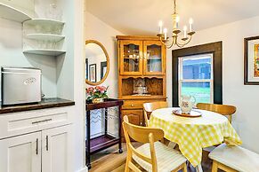 Weekend Getaway in Cornelius: Walk to Dining!