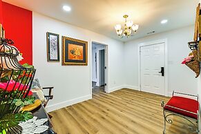 Weekend Getaway in Cornelius: Walk to Dining!