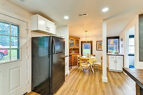 Weekend Getaway in Cornelius: Walk to Dining!