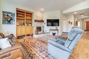 Golf & Mountain Views - Retreat in Clio